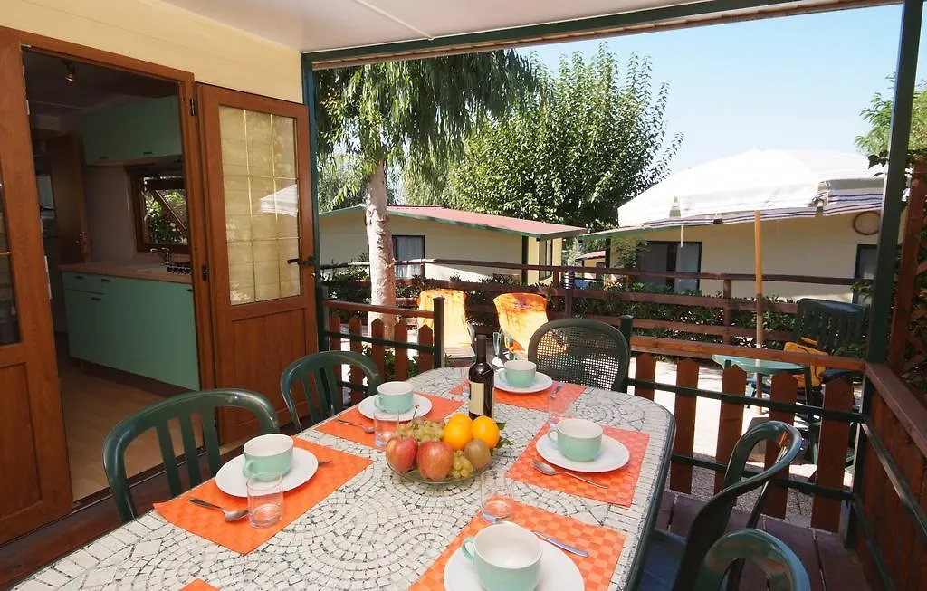 פארק נופש פורטופראיו Camping Village Scaglieri