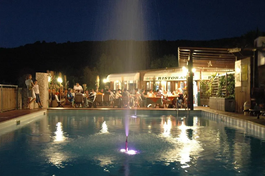 פורטופראיו Camping Village Scaglieri פארק נופש
