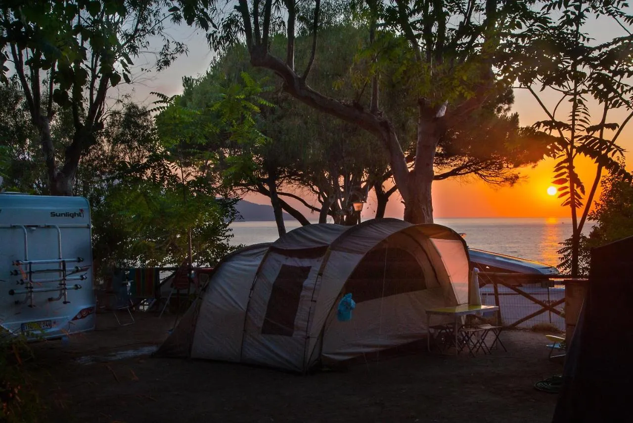 פארק נופש פורטופראיו Camping Village Scaglieri